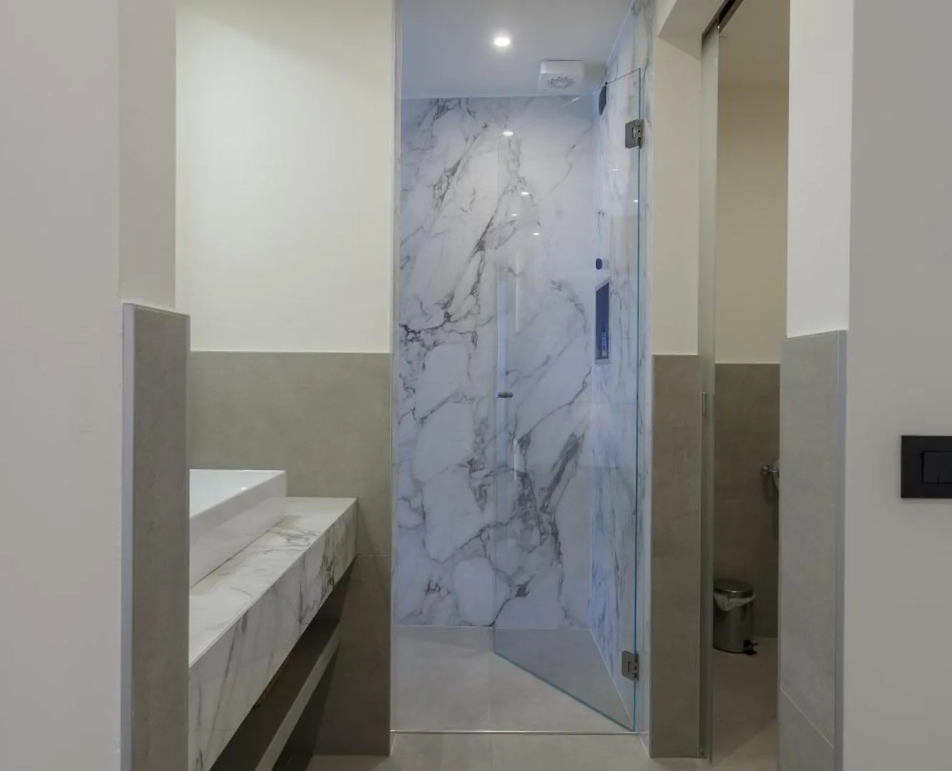 ***  ברנצונה סול גארדה Hotel Drago - Garda Lake Collection איטליה